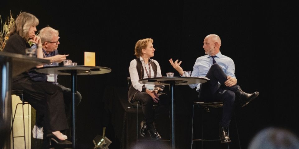 Pressefoto debat på scene Uddannelsesdebatten